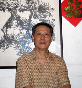 画家张光多简介
